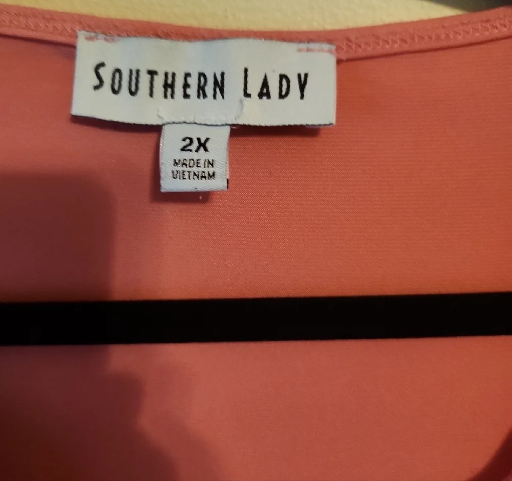 Southern Lady Coral Sleeveless Top - Picture 2 of 4
